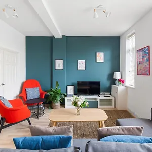 Albany By Black Door Apartment Cardiff