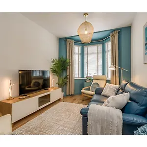 Chic Luxe R&r Apartment Belfast